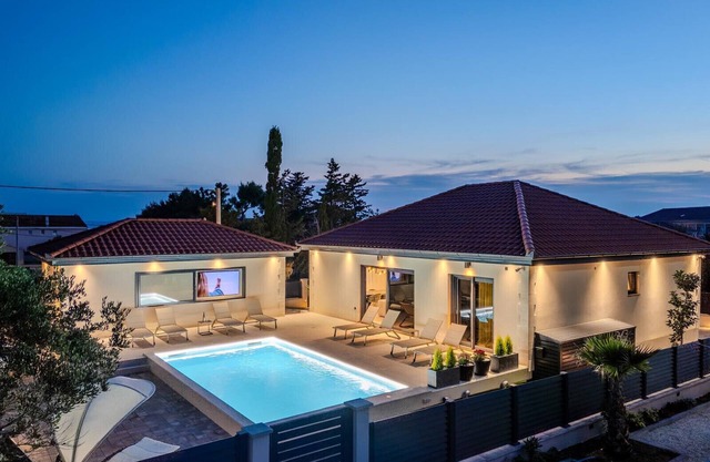 Villa Ballat with heated pool