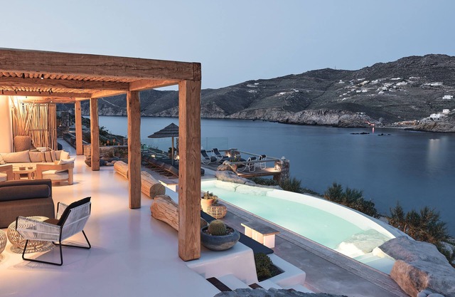 Villa Barbarossa - Elegant Beachfront Retreat with Heated Pool & Outdoor Gym