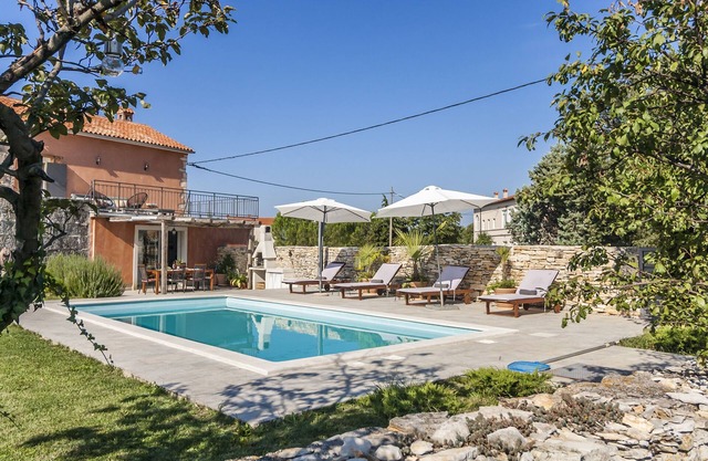 Villa *, barbecue, free wifi, suitable for family