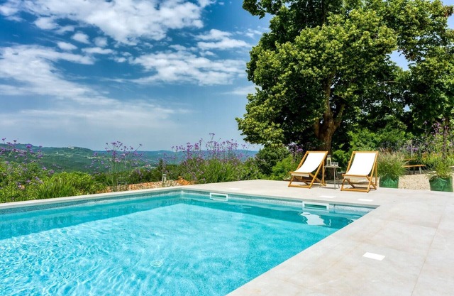 Villa Batalini in Sumber