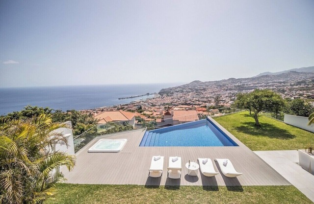 Villa Bela - Splendid villa with jacuzzi, heated pool, AC - by Allure Villas