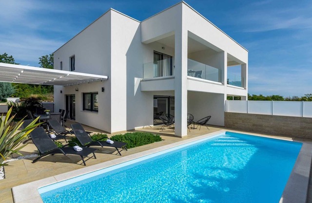 Villa Bella Vista A - contemporary villa with a private pool near a beach