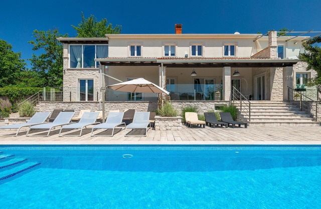 Villa Belle with Pool