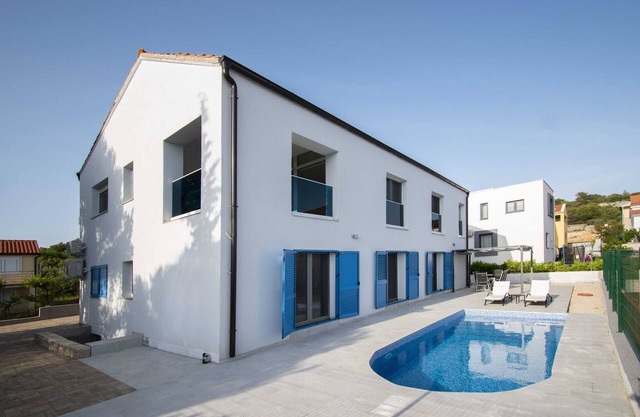 Villa Blue Chill - five bedroom house with a swimming pool