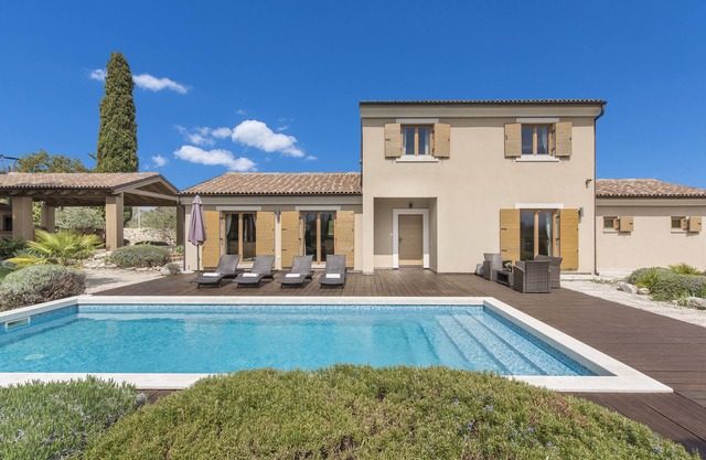 Villa Bonassini with whirlpool, sauna and 4 bedrooms