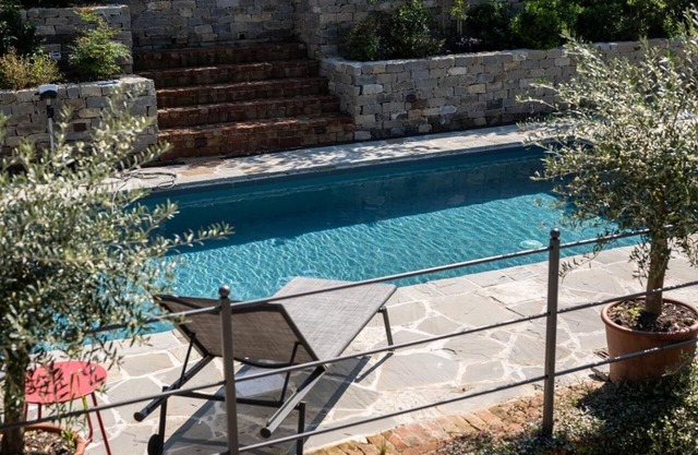Villa 'Ca' Moretta' with Private Pool, Wi-Fi and Air Conditioning