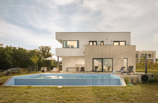 Villa Cala Sonriso for 8 people near Pula with heated pool & sea view