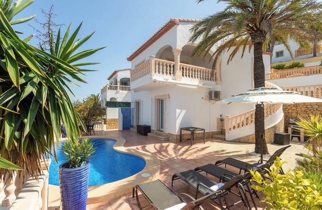 Villa Carlotta, Piscine Chauffee, 10 Minutes de la Plage en Voiture