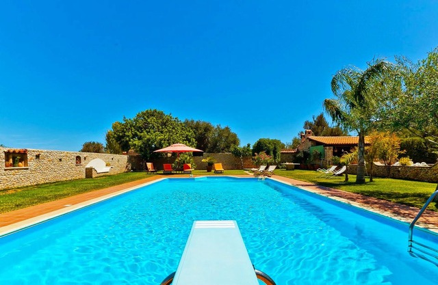 Villa Carta, for large group with private pool and garden