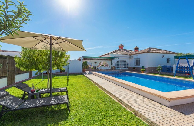 Villa "Casa Rural Entre Olivos" with Pool & Wi-Fi