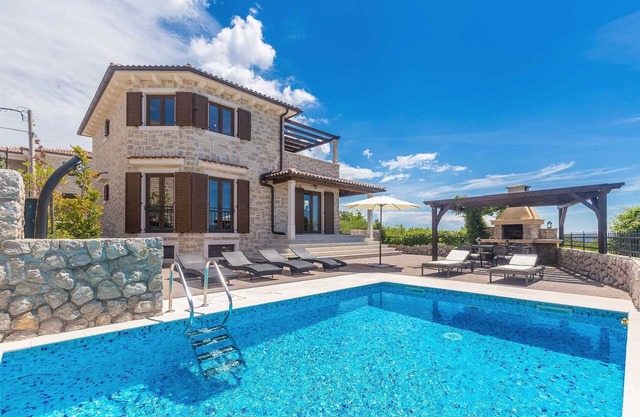 Villa CAVALLO with pool and sea view