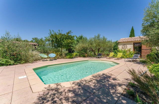 Villa 'Chéri' with Shared Pool, Wi-Fi and Air Conditioning