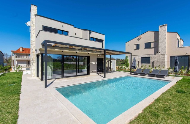 Villa Chillax Two with Pool