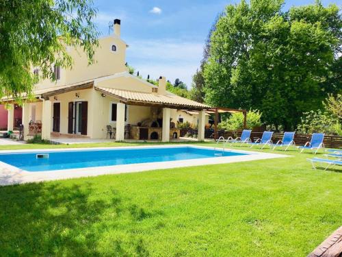 Villa Chloe with Private Heated pool