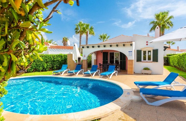Villa Clariana Large Private Pool, A/C, WiFi