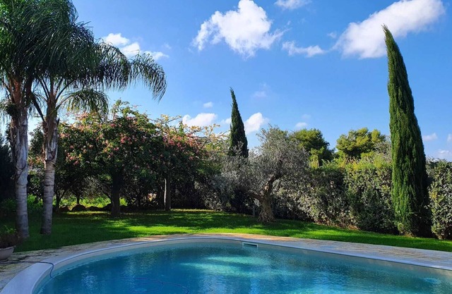 Villa Dammusello with Pool, Garden & Wi-Fi