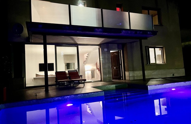 Villa de Diseño con Piscina, Jardín & BBQ