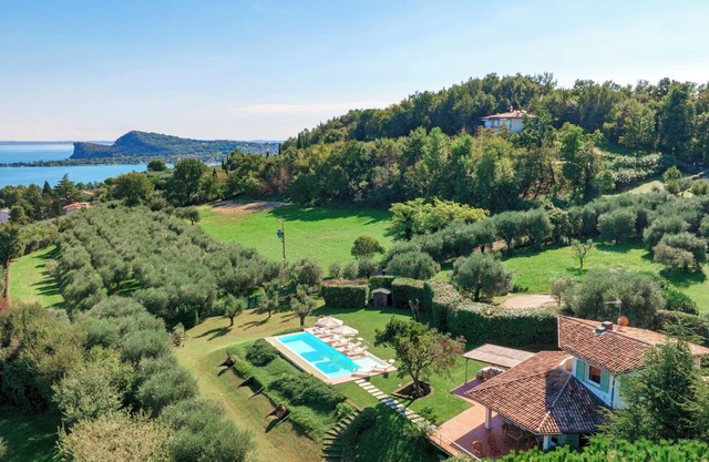 Villa del Prato 8, Emma Villas