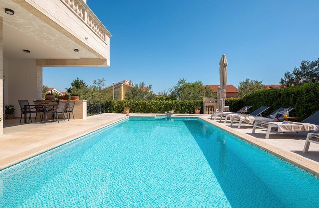 Villa Divina Fortuna with Pool