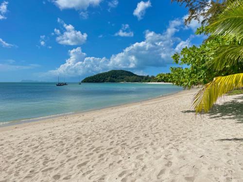 Villa Dua - Beachfront Sunset Garden Villa