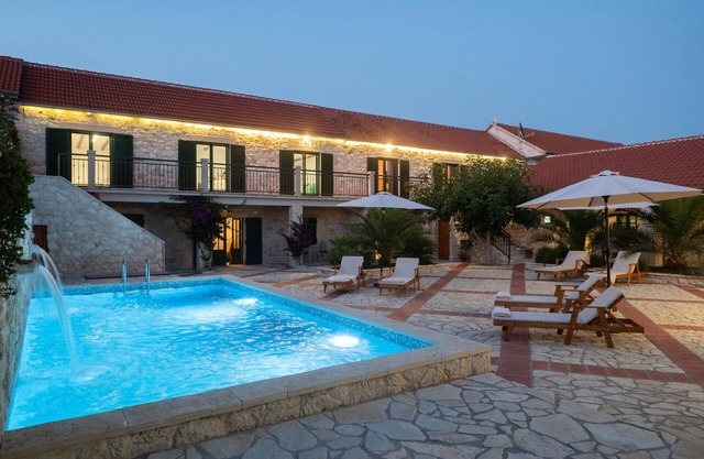 Villa Dvori Jokic with pool