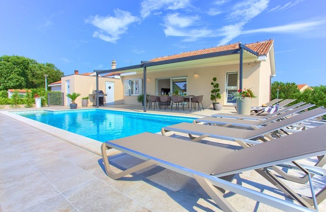 Villa Elegant with heated pool (Kvarner - Vrh)