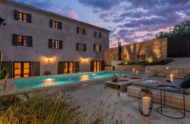 Villa Elena - Four Bedroom Villa with Pool