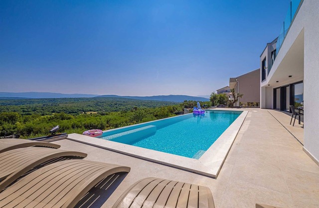 Villa ELEVATION with heated pool