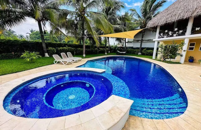 Villa Encanto, Monterrico