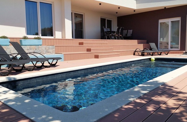 Villa Ernesta with Pool