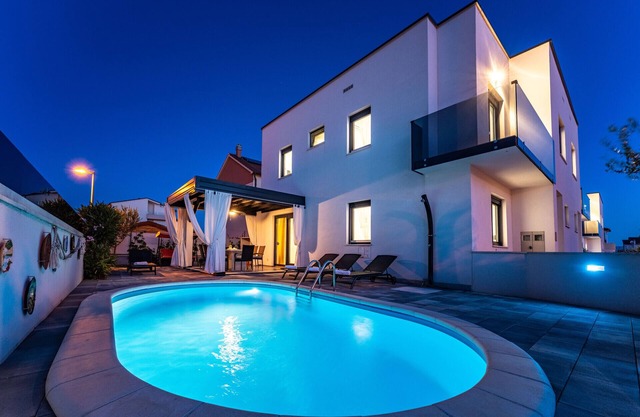 Villa Essenza Rossa in Vodice only 650 meters from the beach