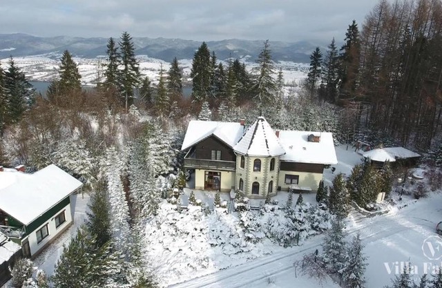 Villa Falsztyn Holiday Home
