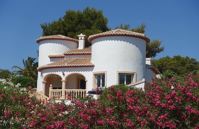 Villa "favorite", with a beautiful view towards the sea