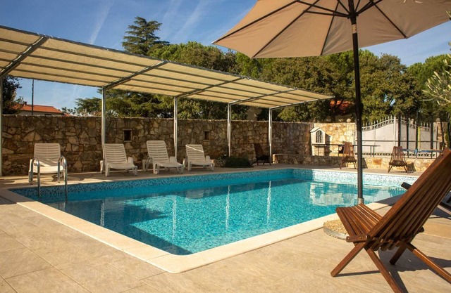 VILLA FJORD Guest House with Pool