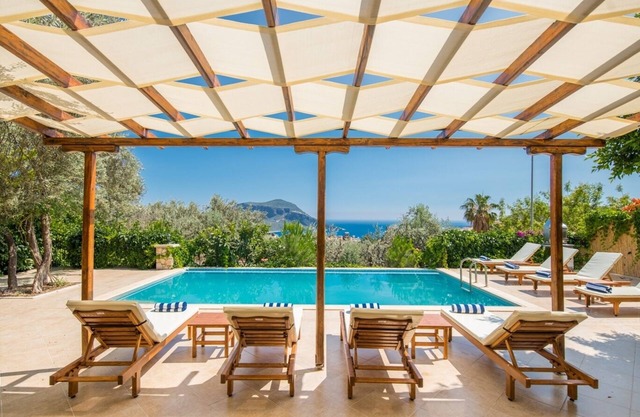 Villa for 8 in Central Kalkan with Sea View