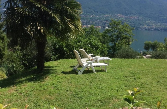 Villa for exclusive use with 4 flats