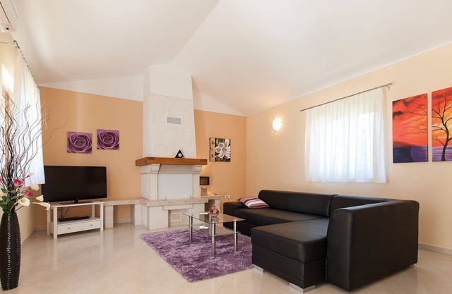 Villa for up to 6 persons with pool, surrounded by nature