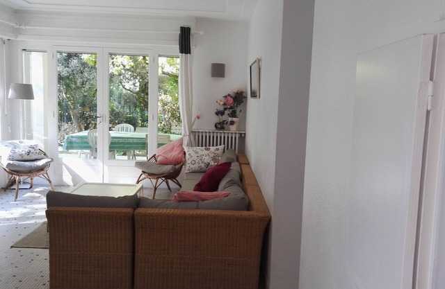 Villa in quatier of Royan Park