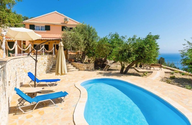 Villa Francesca - Two Bedroom Villa, Sleeps 4