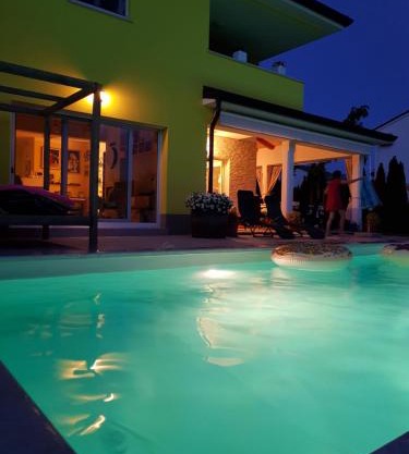 Villa Gaya with XXL heated pool