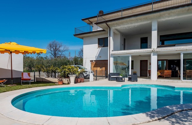 Villa Ginestra - Two Bedroom Villa, Sleeps 5