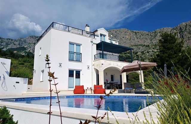Villa Glory Grande with pool