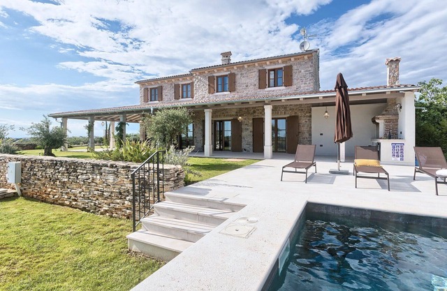 Villa Green Hacienda with Pool