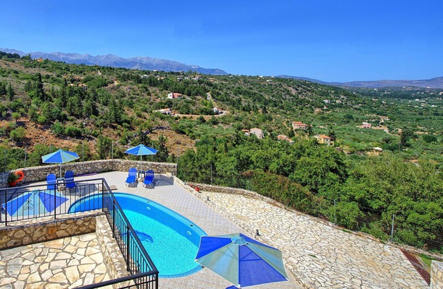 Villa Halepi - Villa in Crete 4 km from the sea