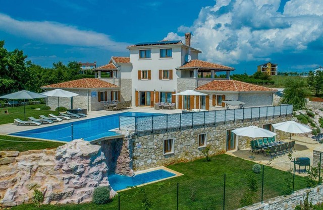 Villa Harlequin - Six Bedroom Villa, Sleeps 14