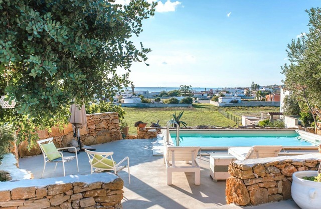 Villa in Apulia with Pool and sea view