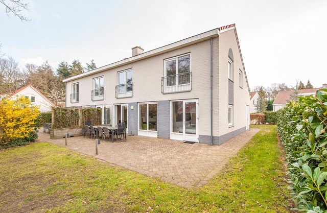 Villa in Arcen with Pool & Family Amenities