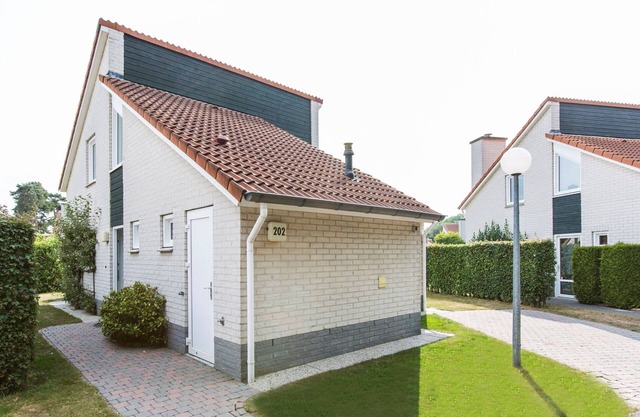 Villa in Arcen with Sun Shower & Garden
