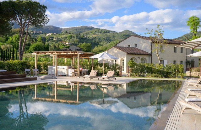 Villa in Colle Di Buggiano with 6 bedrooms sleeps 12