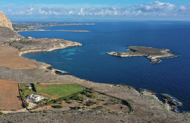 Villa in Favignana with 6 bedrooms sleeps 12